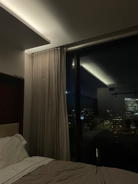 Hotel Snapchat Stories Night, Aesthetic Hotel Room Pictures, Map Pubg Hd, Hotel Pictures Aesthetic, Hotel Room Aesthetic Night, Hotel Room Snap, Night Hotel Room, Luxury Room Service, Map Pubg