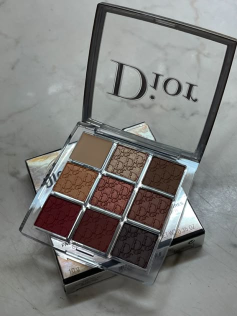 Dior Beauty Products, Dior Backstage Eyeshadow Palette, Dior Eyeshadow Palette, Dior Eyeshadow, Dior Backstage, Makeup Accesories, Dior Makeup, Fancy Makeup, Makeup Obsession