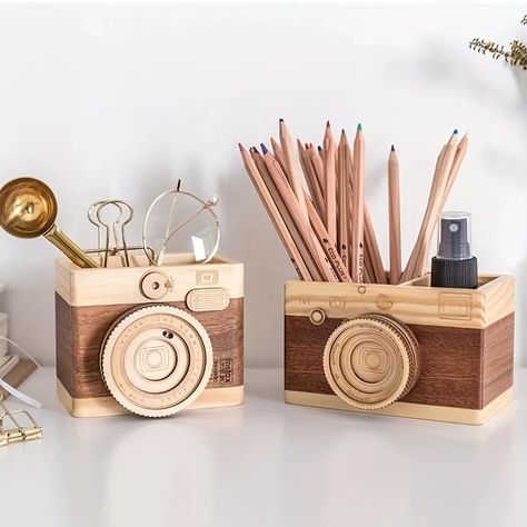 Wood Camera, Wooden Pen Holder, Creative Desks, Wooden Camera, Wooden Desk Organizer, Unique Pens, Makeup Brush Organization, Wooden Pencil, Small Item Storage