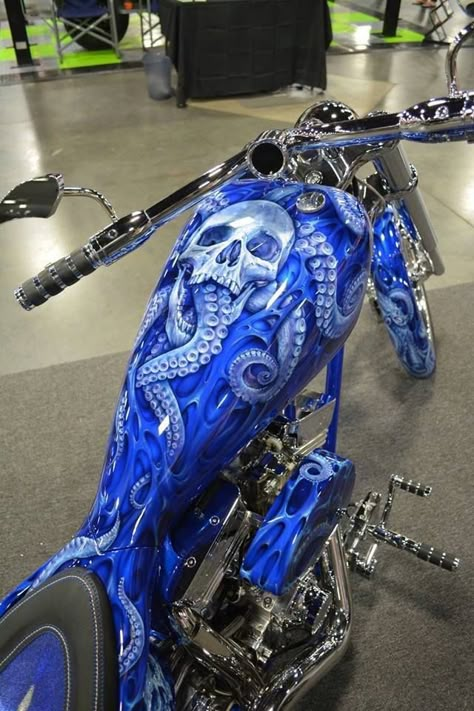 Vrod Custom, Motorcycle Art Painting, Painting Jobs, Custom Motorcycle Paint Jobs, Мотоциклы Harley Davidson, 00s Mode, Bike Tank, Custom Paint Motorcycle, Custom Motorcycles Harley