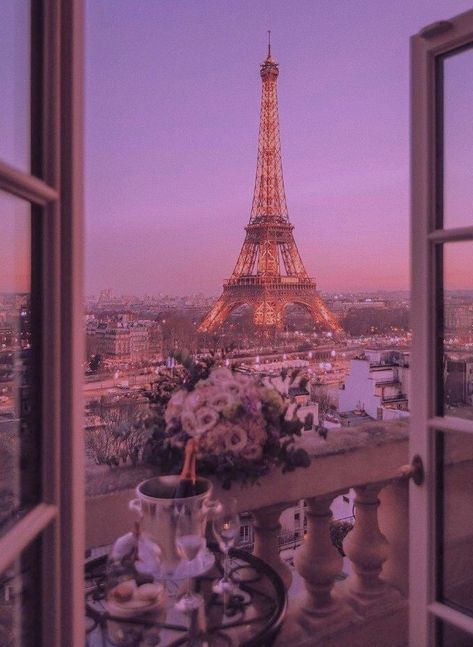 Isabella Core, Aesthetic Scenery, Pretty Scenery, Eiffel Tower Photography, Wallpaper Estetika, Cute Summer Wallpapers, Paris Wallpaper, Pretty Nature, Pretty Phone Wallpaper