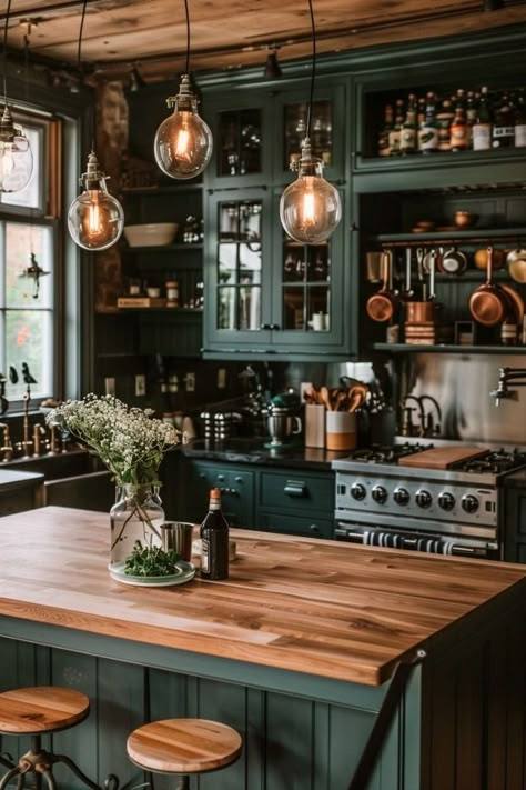 Casa Vintage, Rustic Kitchen Design, Dark Home Decor, Green Cabinets, Kitchen Inspiration Design, Dream House Interior, Green Kitchen, Kitchen Inspo, Beautiful Kitchens