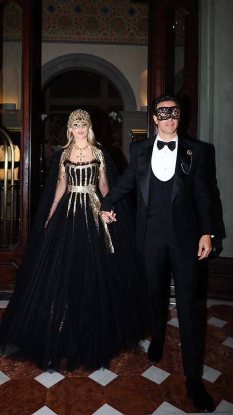 Mascarade Gala Outfit, Maskarade Prom Outfit, Mask Ball Outfit, Mascara Ball, Masquerade Ball Gowns Elegant With Mask, Male Masquerade Outfit, Mascarade Ball Dresses, Masquerade Party Outfit Dresses, Mascarade Party Outfit Dresses