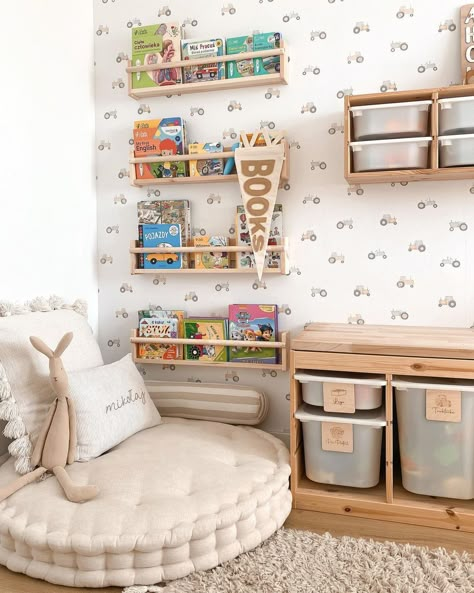 Book Wall Playroom, Baby Reading Nook, Reading Corner Playroom, Reading Nook Toddler Room, Nugget Reading Nook, Small Space Playroom Ideas, Reading Nook In Bedroom Kids, Kids Room Shelving Ideas, Play Space In Living Room