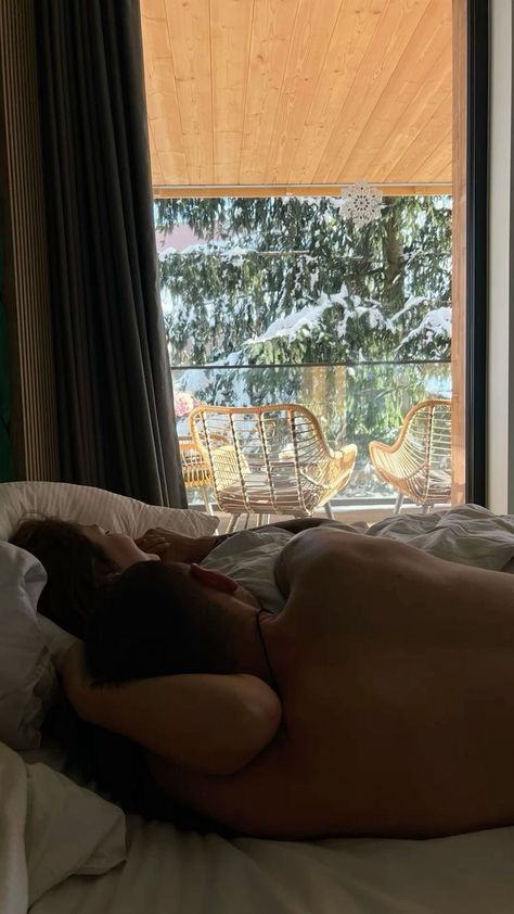 Waking Up Next To Him Pictures, Nap Aesthetic Couple, Bed Couples Goals, Aesthetic Couple Pics In Bed, Couple Napping, Lovers In Bed, Napping Together, Couples Bed, My Kind Of Love