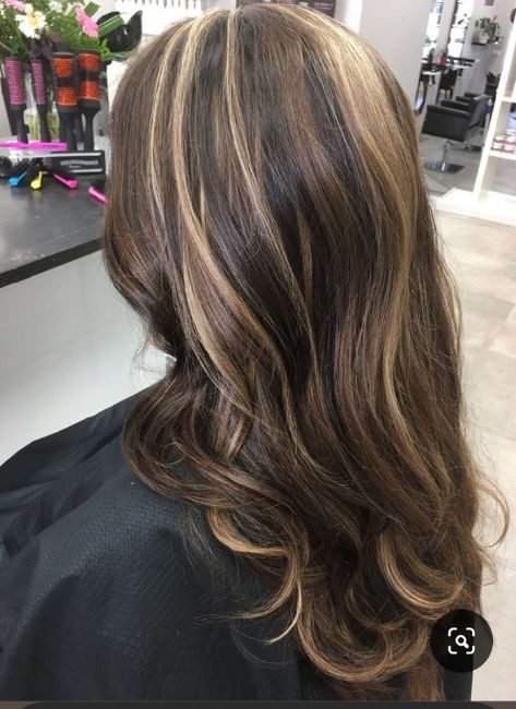 Highlight Patterns For Hair, Subtle Calico Hair, Blonde Highlights On Dark Hair, Brown Hair Looks, Brown Hair Inspo, Hair Inspiration Long, Brunette Hair With Highlights, Hair Streaks, Hairstyles For Layered Hair