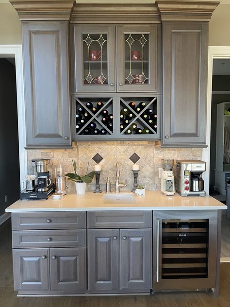 ✨ Transform your kitchen with a full-service wet bar! ✨ This stylish design features practical storage, ample countertop space for drink prep, a convenient beverage sink, and an undercounter refrigerator. 🍹🥂 Would a custom beverage bar elevate your home and lifestyle?

Contact us at 📞 (410) 451-3456 to discuss your design plans with our expert team!

#KitchenDesign #WetBar #HomeBar #CustomCabinetry #CroftonMD #HomeRemodeling #CroftonRemodeling Bar Ideas For Home With Sink, Wetbar Remodel Living Room, Small Wet Bar Ideas With Sink, Home Dry Bar, Small Wet Bar Ideas, Small Wet Bar, Wet Bar Ideas, Built In Wet Bar, Wet Bar Sink