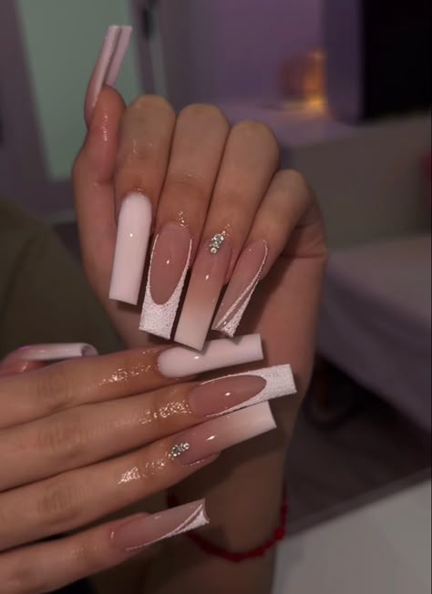 White Long Acrylic Nails Coffin Designs, Cute Nail Ideas Long Coffin, Gel X Nails Long Square, Long Square Tip Nails, Nail Designs For Long Square Nails, Nail Inspired Long Square, White And Pink Acrylic Nails With Design, Long Acrylic Nails Designs Ideas Winter, Long Acrylic Nails White Design