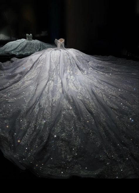 Big Wedding Dresses Ball Gown, Big Princess Wedding Dresses, Ballroom Wedding Dresses, Barbie Instagram, Big Wedding Dresses, Extravagant Wedding, Pretty Quinceanera Dresses, Wedding Dresses Cinderella, Sparkle Wedding Dress