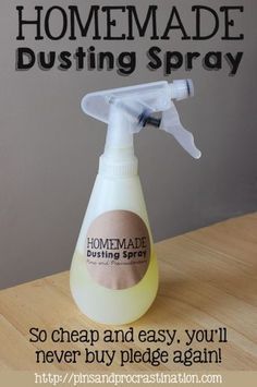 Diy Dusting Spray, Homemade Dusting Spray, Dusting Spray, Koti Diy, Homemade Cleaning Supplies, Homemade Cleaners, Cleaning Stuff, Astuces Diy, Homemade Cleaning Products