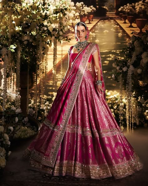 All posts • Instagram Dolly Jain, Head Veil, Indian Dress Up, Brocade Lehenga, Latest Bridal Lehenga Designs, Banarasi Brocade, Bridal Lehenga Designs, Trendy Outfits Indian, Latest Bridal Lehenga