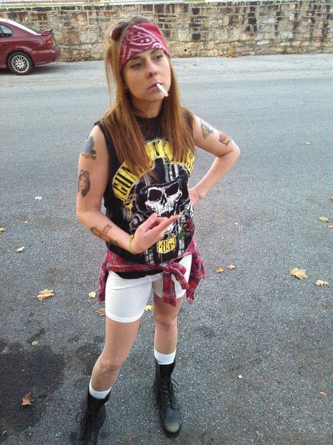 Hahaha! Now it's a Halloween costume?! I wore this seriously, no headband though. Using sharpies for fake tattoos. 1992 Axl Rose Costume, Rose Halloween Costume, Rockstar Costume, Rock Costume, Rosé Halloween, Halloween Costumes 2014, Rose Costume, Trash Party, Best Celebrity Halloween Costumes