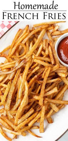 These homemade Frech Fries can be baked in the oven or fried in the deep fryer with oil! Learn the secrets to making them EXTRA crispy and enjoy State Fair French Fries at home! #sidedishrecipes #potatorecipes #friedfood #comfortfood #deepfried French Fries At Home, Fries At Home, Air Fryer French Fries, Making French Fries, Homemade Fries, French Fries Recipe, Recipes Zucchini, Homemade French Fries, Crispy Fry