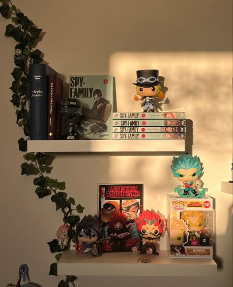 Shelf Display Ideas Bedroom, Funko Pop Bedroom Ideas, Lego Display Ideas Shelves Bedroom, Knick Knack Display Ideas Bedroom, Book Shelf Decor Wall Shelves, Funk Pop Display Ideas, Bedroom Display Ideas, Funko Pop Room Decor, Funko Pop Setup