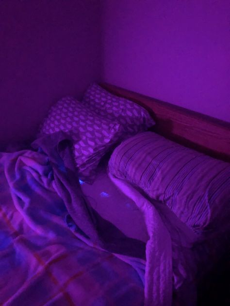 #purple #aesthetic #bed #comfy #vibes Purple Aesthetic Bed, Glenn Hobbs, Bed Comfy, Comfy Vibes, Aesthetic Bed, Purple Snake, Purple Bedding, Purple Vibe, Laying In Bed