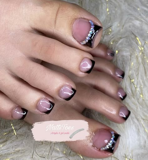 Black Tips Pedicure, Black Toenail Designs With Rhinestones, Pedicures With Rhinestones, Black Toe Nails With Rhinestones, Acrylic Toes Black French Tip, White French Tip Toes With Rhinestones, Black Toe Designs, Black French Tip Toes With Design, White French Tip Toes With Design