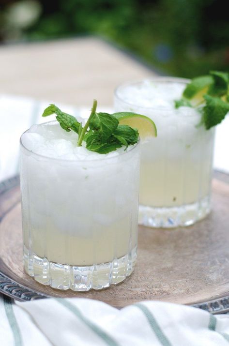 Friday at Five: The Southside Cocktail. A gin mojito! | Go Go Go Gourmet @gogogogourmet Southside Cocktail, Gin Mojito, Gin Cocktail Recipes, Mint Mojito, Gin Cocktail, Wedding Drink, Gin Cocktails, Summer Cocktails, Dessert For Dinner