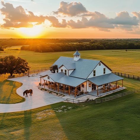 Buying Land Aesthetic, Farm Sunrise, Tennessee Farmhouse, American Countryside, House With Land, Buy Dirt, Ranch House Decor, Texas Farm, Barn House Design