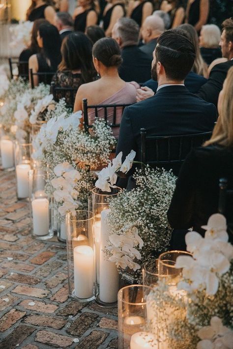 White Wedding Design, Wedding Baby's Breath, Elegant Small Wedding Ideas, Wedding Ideas White And Black, Flowers For A Black And White Wedding, Baby Breathe Weddings, Wedding Candles And Flowers, Hampton Style Wedding, White Floral Wedding Aisle