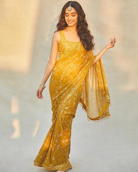 Yellow Sari, Shraddha Kapoor Cute, Bridesmaid Saree, Mirror Work Saree, Indian Fashion Saree, Yellow Saree, Looks Party, Saree Trends, Elegant Saree