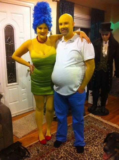 DIY Halloween Costume Ideas For Couples Scream Couple, Diy Couples Halloween Costumes, Simpsons Costumes, Simpsons Halloween, Halloween Costumes Diy Couples, Funny Couple Halloween Costumes, Halloween Costumes For Adults, Halloween Parejas, Couple Halloween Costumes For Adults