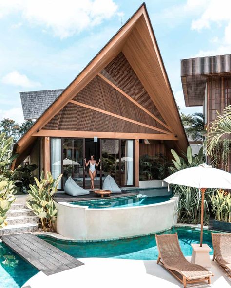 Unique Places to Stay in Bali in 2024: Cool and Unusual Hotels & Bamboo Villas Bali Style Resort, Unique Resorts Design, Bamboo Villa Design, Tropical Resort Design Villas, Bali Luxury Hotel, Bamboo Villa Bali, Bali Modern Villa, Ubud Hotels Bali, Bali Resort Design