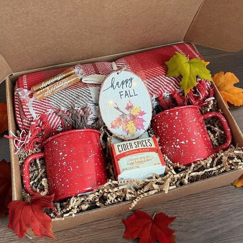 Soda Cakes, Thanksgiving Basket, Cake Gift Basket, Fall Cider, Thanksgiving Baskets, Thanksgiving Host, Fall Gift Baskets, Soda Cake, Hostess Gifts Thanksgiving