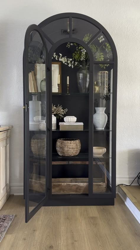 Arched Glass Cabinet, Modern China Cabinet, Living Room Display Cabinet, Black Display Cabinet, Display Cabinet Decor, Arched Cabinet, Hutch Decor, Cabinet Designs, China Cabinet Display