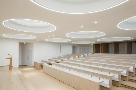 Lecture Room Design, Schools Architectural Design, Class Room, School Auditorium Design, Futuristic School Interior, School Auditorium Design Interiors, School Campus Interior, University Interior Design, Bonn Germany