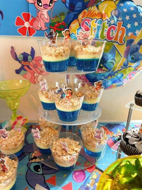 Stitch Party Snacks, Stitch Birthday Snacks, Stitch Party Theme Ideas, Lilo And Stitch Treat Table, Stitch Day 626 Party, Stitch Treat Ideas, Lilo And Stitch Birthday Party Food Ideas, Lilo And Stitch Party Snacks, Lilo And Stitch Themed Birthday Party Food