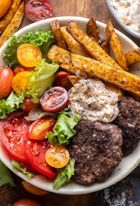 Burger Bowls with Caramelized Onion Aioli - Wandering Chickpea Burger Bowls, Plats Healthy, Healthy Food Dishes, Caramelized Onion, Healthy Food Motivation, Aioli, Bowls Recipe, Healthy Meal Prep, A Bowl