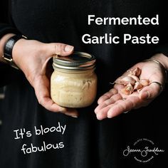 Fermented Vegetables Recipes, Fermented Garlic, Fermented Veggies, Kitchen Hack, Nourishing Traditions, Natural Probiotics, Fermentation Recipes, Paste Recipe, Fermented Vegetables