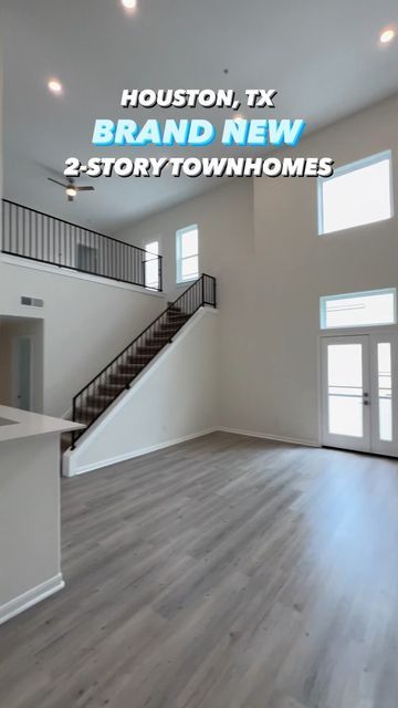 Houston Apartments For Rent, Houston Townhouse, Luxury Apartment Floor Plan, Houses In Houston Texas, Fancy Apartment, Spa Inspired Bathrooms, Loft Ceiling, Houston Apartment, Luxury Townhouse