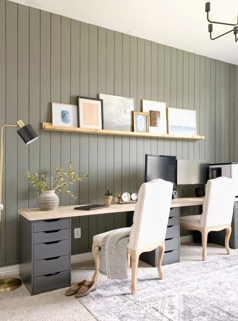 Before and After: A smart IKEA hack makes this home office transformation extra practical. #IKEAHack #IKEA #IKEAfurniture #DIY #DIYremodel #DIYprojects #DIYideas #OfficeIdeas #OfficeDecor #HomeOffice #OfficeDesign #RemodelingIdeas #homeofficehack Ikea Hack Desk, Desk Apartment, Office Craft Room Combo, Ikea Home Office, Ikea Desk Hack, Office Redo, Home Office/guest Room, Blue And White Living Room, Home Office Layout