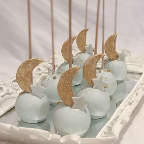 Space Gender Reveal, Cloud Cake Pops, How I Wonder What You Are Gender Reveal, Over The Moon Cake Pops, How We Wonder What You Are Gender Reveal, Twinkle Twinkle Gender Reveal Decoration, Over The Moon Gender Reveal, Twinkle Little Star Gender Reveal Ideas, Moon Cake Pops