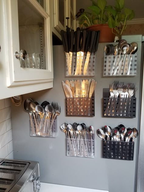 Kitchen Cutlery Storage, Silverware Storage, Kitchen Utensil Storage, Kitchen Utensil Organization, Kitchen Ideas Farmhouse, Diy Camper Remodel, Kitchen Ideas Modern, Utensil Storage, Cutlery Storage