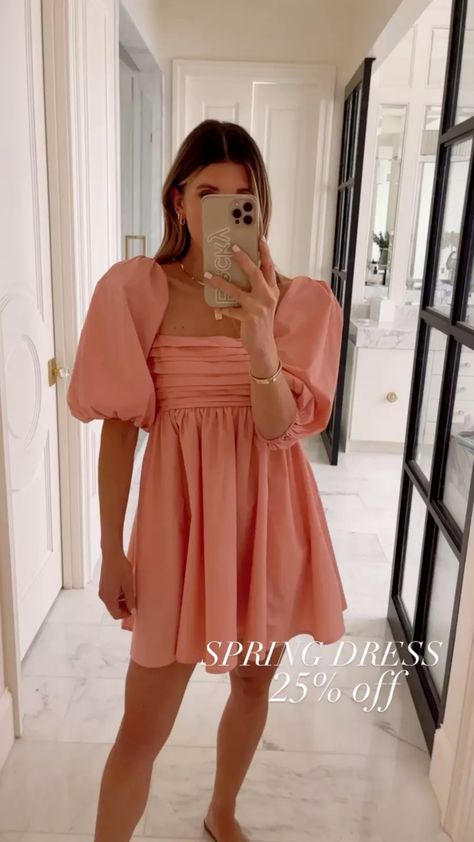 Puff Sleeve Party Dress, Elegant Puff Sleeve Dress, Puff Short Sleeve Dress, Hoco Dresses Puffy Sleeves, Puffy Sleeve Dress Outfit, Boho Hoco Dress, Peach Dress Outfits, Puffed Sleeves Outfit, Puff Sleeve Dress Outfit