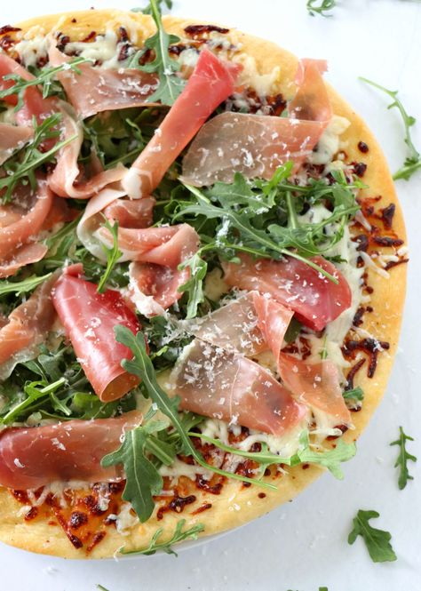 Homemade Prosciutto, Arugula Pizza Recipes, Prosciutto Arugula Pizza, Arugula Pizza, White Pizza Recipes, Prosciutto Pizza, Make Your Own Pizza, Personal Pizza, White Pizza