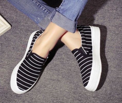 Womens Shoes Flats, Sports Shoes Outfit, Platform Flats, Trainers Shoes, Minimalist Shoes, Casual Athletic, Womens Athletic Shoes, Womens Shoes High Heels, Business Outfit