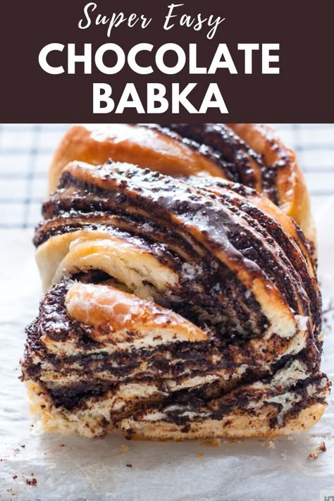 Babka Bread, Babka Recipe, Polish Traditions, Chocolate Babka, Baked Dessert, British Baking, Bread Recipes Sweet, Chocolate Filling, Jewish Recipes