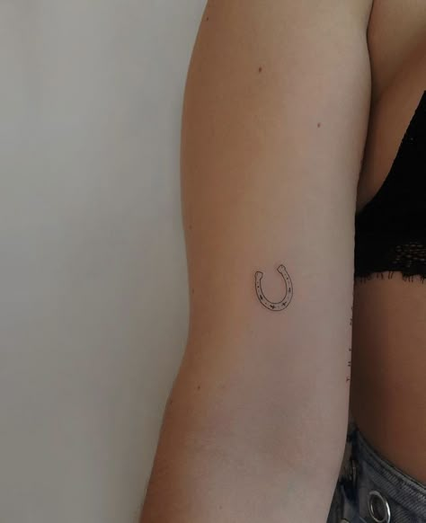 Small Horse Shoe Tattoo Simple, Fine Line Horse Shoe Tattoo, Fine Line Horseshoe Tattoo, Horshoe Tatoos, Tiny Horseshoe Tattoo, Horse Shoe Tattoo Design, Dainty Horseshoe Tattoo, Fine Line Horse Tattoo, Small Tattoo Back