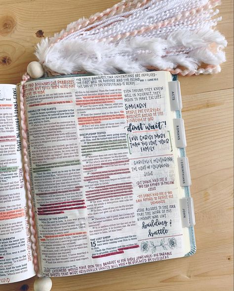 Bible journaling in Luke. Open bible laying on table. Aesthetic hand writing. Hand lettering. Fluffy bookmark Luke Chapter 1 Bible Notes, Luke Verses Bible, Luke 2 Bible Journaling, Luke 1 Bible Journaling, Mark Bible Journaling, Luke Bible Journaling, Aesthetic Bible Journaling, Luke Chapter 1, Bible Annotations