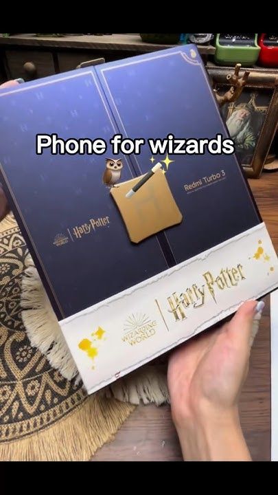 Harry potter phone unboxing#unboxing #harrypotter #giftidea #hogwarts #magic #wizard #potterhead Check more at https://blogdoarmindo.com.br/harry-potter-phone-unboxingunboxing-harrypotter-giftidea-hogwarts-magic-wizard-potterhead/ Gifts For Potterheads, Harry Potter Things To Buy, Harry Potter Gift Ideas Diy, Harry Potter Craft, Harry Potter Stuff, Harry Potter Activities, Harry Potter Phone, Harry Potter Accessories, Funny Harry Potter Jokes