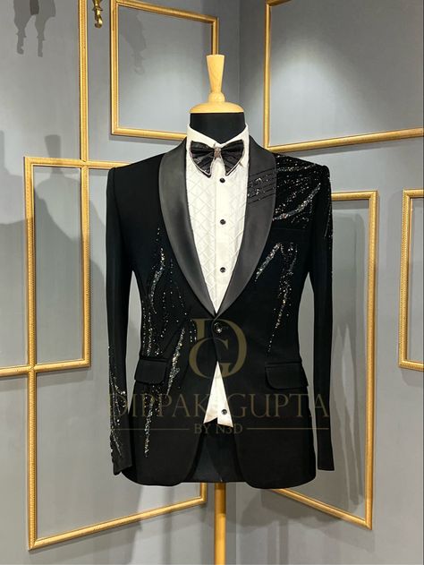 Designer Tuxedo Men Grooms, Best Wedding Suits For Men, Prom Outfits For Guys, Gents Suits, Wedding Suits Men Black, Man Dress Design, Mens Tuxedo, Indian Wedding Clothes For Men, Best Wedding Suits