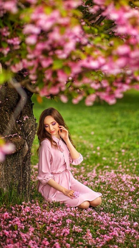 Botanical Garden Photo Shoot, Enchanted Forest Quinceanera Theme, Cubbon Park, Model Photoshoot Poses, Cherry Blossom Pictures, Fairytale Photoshoot, Outdoor Portrait Photography, Color Outfits, Spring Photoshoot