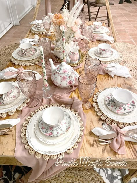 Tea Party Table Settings Ideas, Sweet 16 Tea Party, Rustic Tea Party, Tea Party Table Settings, Bridgerton Tea Party, Elegant Tea Party, Adult Tea Party, Bridgerton Party, Pink Tea Party