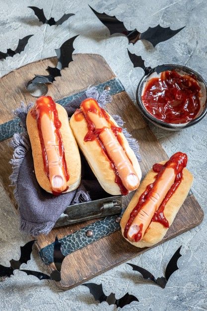 Finger Hotdogs, Halloween Hot Dogs, Finger Hot Dogs, Halloween Soup, Halloween Hotdogs, Cream Of Pumpkin Soup, Spicy Chili Recipe, Halloween Finger, Creepy Food