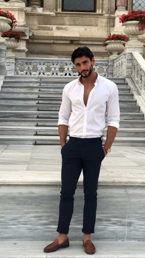 Italian Man Outfit Aesthetic, Casual European Style Men, Europe Outfits For Men, Man European Style, Men's Italian Fashion, Mens Italian Fashion Summer, European Men Aesthetic, Men Italian Fashion, Italian Mens Fashion Casual