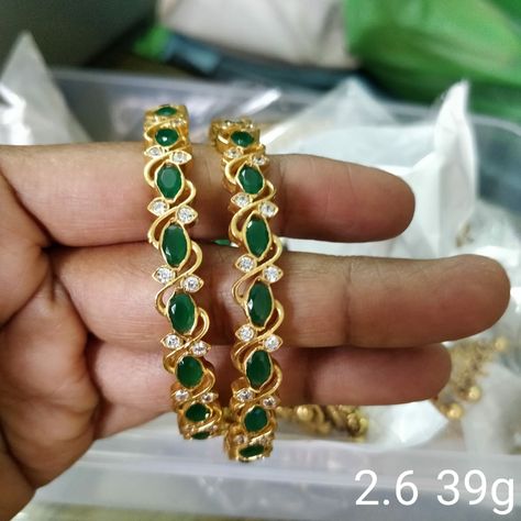 Green Stone Bangles Gold, Stone Bangles Gold, Diwali Flowers, Emerald Bangles, Plain Gold Bangles, Fashion Jewelry Necklaces Gold, 22k Gold Bangles, Gold Bangles Indian, Stone Bangles