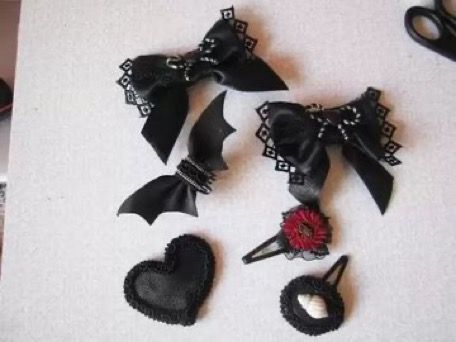 Goth Scrapbook, Gothic Diy, Goth Diy, Gothic Jewelry Diy, Diy Hair Clips, Gothic Baby, Goth Baby, Gothic Hairstyles, Goth Accessories